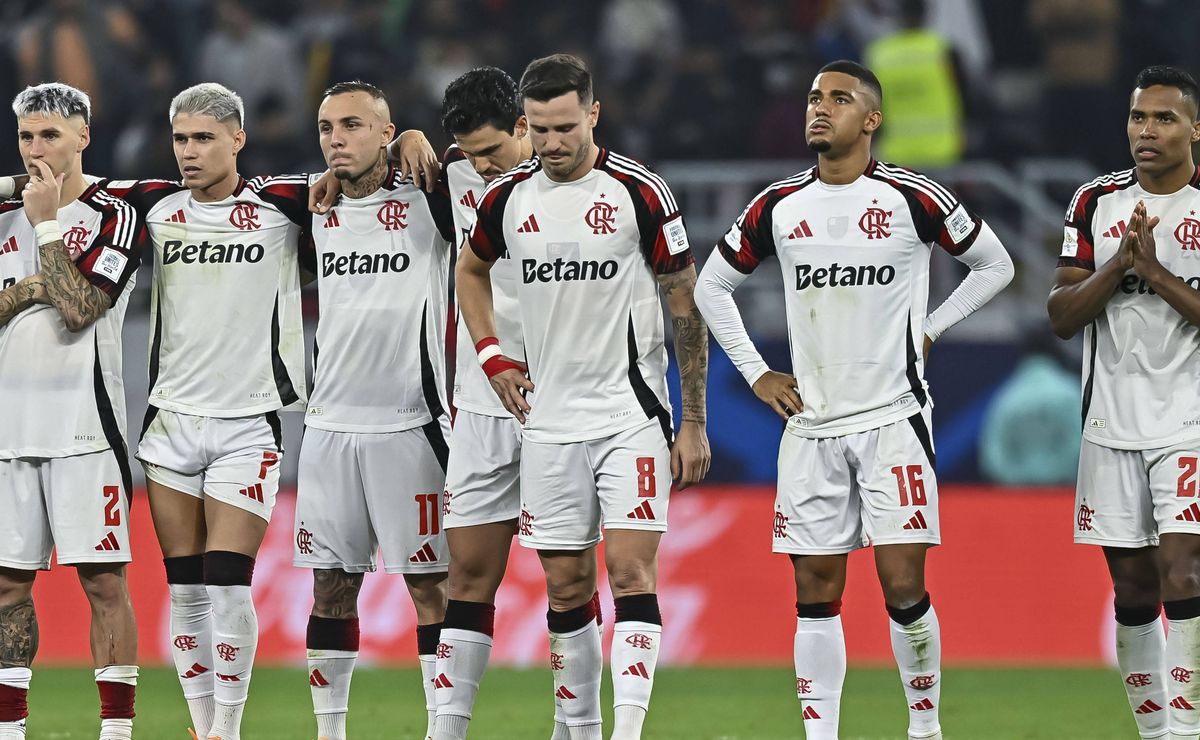 Flamengo muda planejamento e vai com elenco profissional e Filipe Luís contra o Vasco