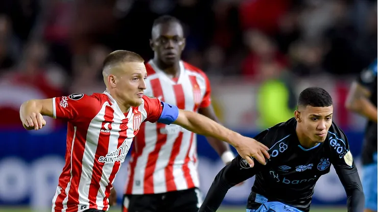 Santiago Ascacibar, volante argentino do Estudiantes - Foto: Marcelo Endelli/Getty Images