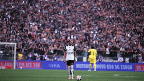 Matheuzinho jogador do Corinthians durante partida contra o São Paulo. Foto: Ettore Chiereguini/AGIF
