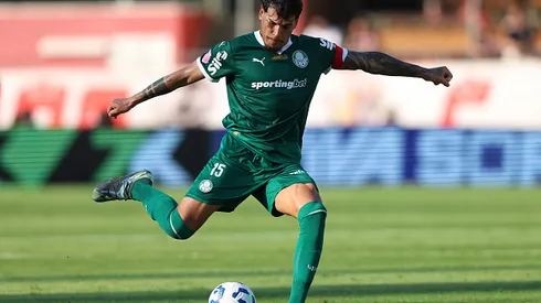 SAO PAULO, BRAZIL – OCTOBER 05: Gustavo Gomez of Palmeiras controls the ball during a Brasileirao 2025 match at Morumbis Stadium on October 05, 2025 in Sao Paulo, Brazil. (Photo by Alexandre Schneider/Getty Images)
