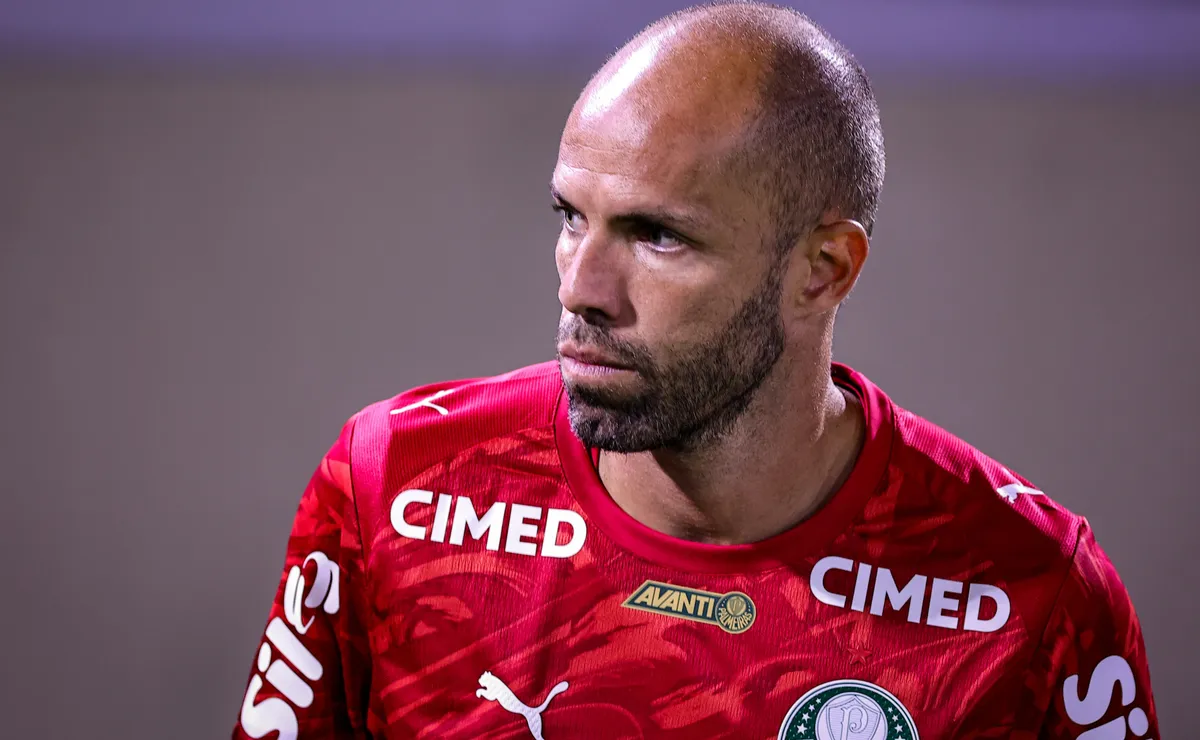 Palmeiras é goleado pelo Novorizontino e Lomba vira alvo da torcida