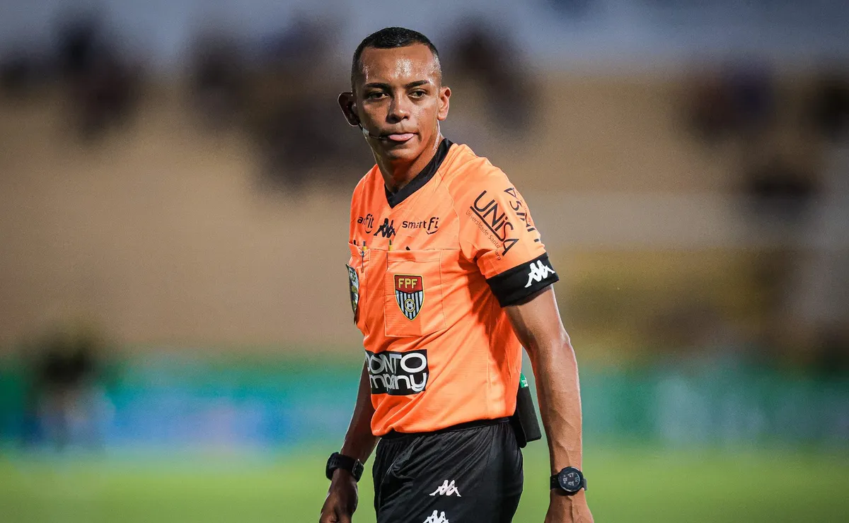 Palmeiras contesta arbitragem após lance polêmico de pênalti por falta em Allan contra o Novorizontino