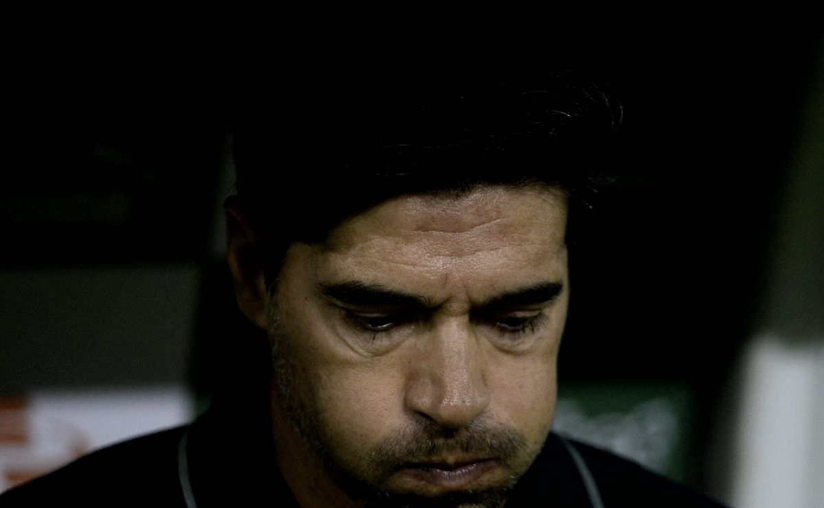 Abel admite vexame do Palmeiras após goleada e cobra elenco: “Será ainda pior se não aprendermos”