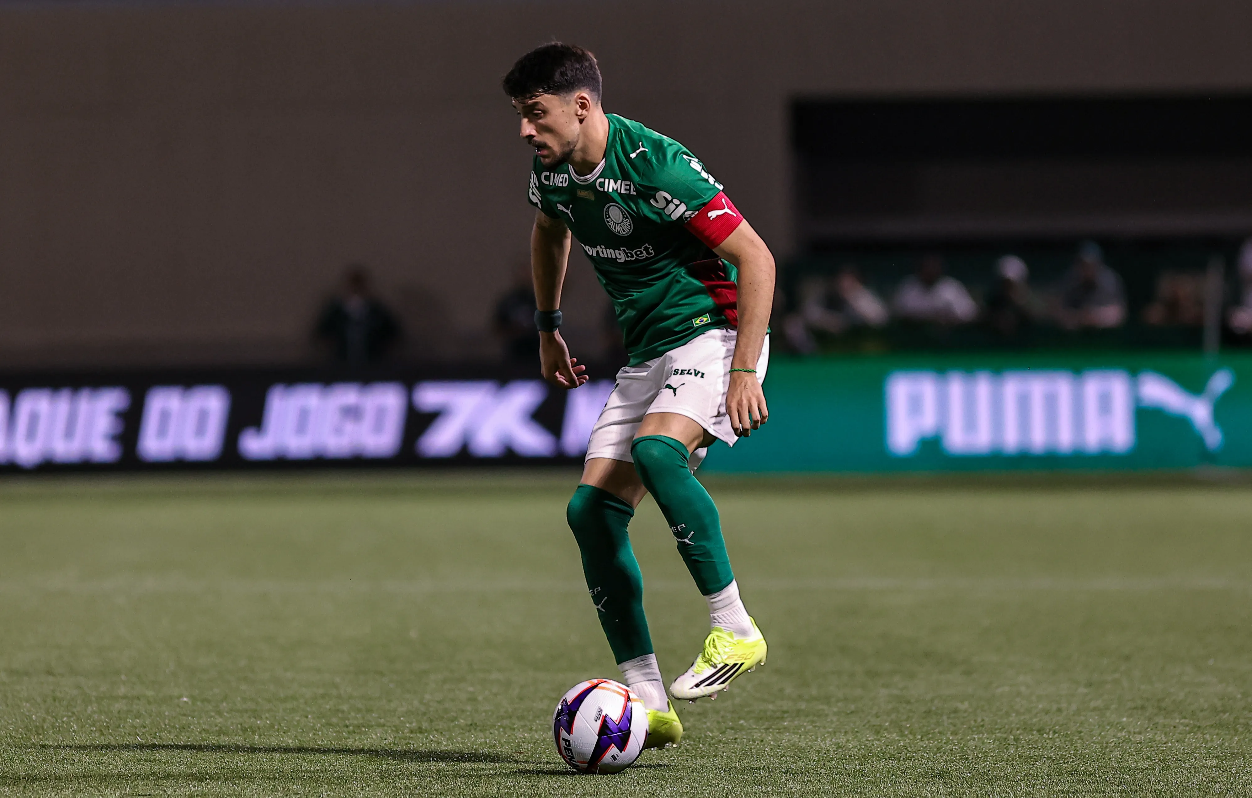 Piquerez jogador do Palmeiras durante partida contra o Mirassol no estadio Arena Barueri pelo campeonato Paulista 2026. Foto: Fabio Giannelli/AGIF