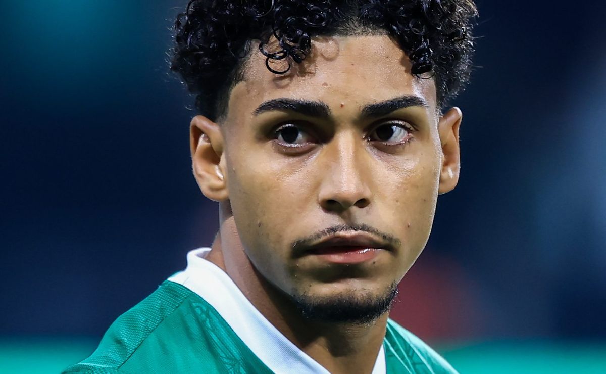 Luighi vira alvo da torcida após falha em goleada do Palmeiras no Paulistão: “É uma piada”