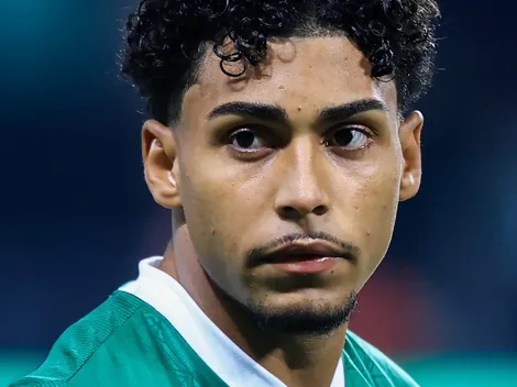 Torcida não perdoa Luighi após falha em vexame do Palmeiras