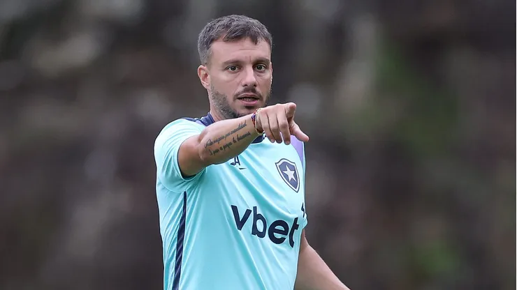 Anselmi em ação durante treino do Alvinegro da Estrela Solitária - Foto: Vítor Silva/Botafogo