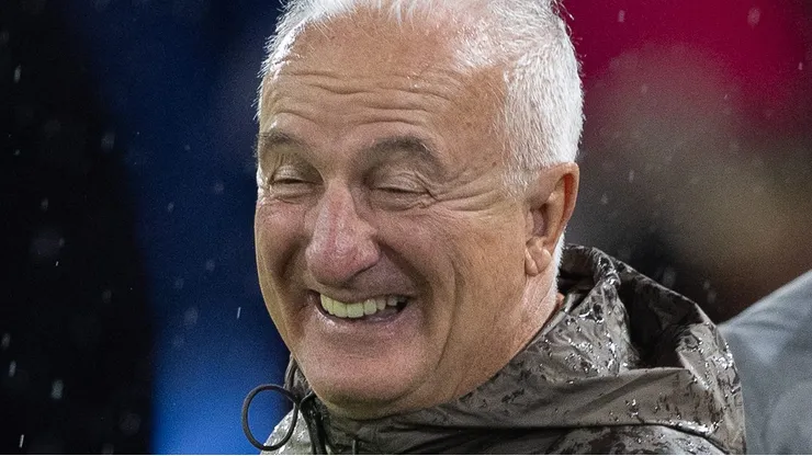 Dorival Júnior ainda quer reforços.