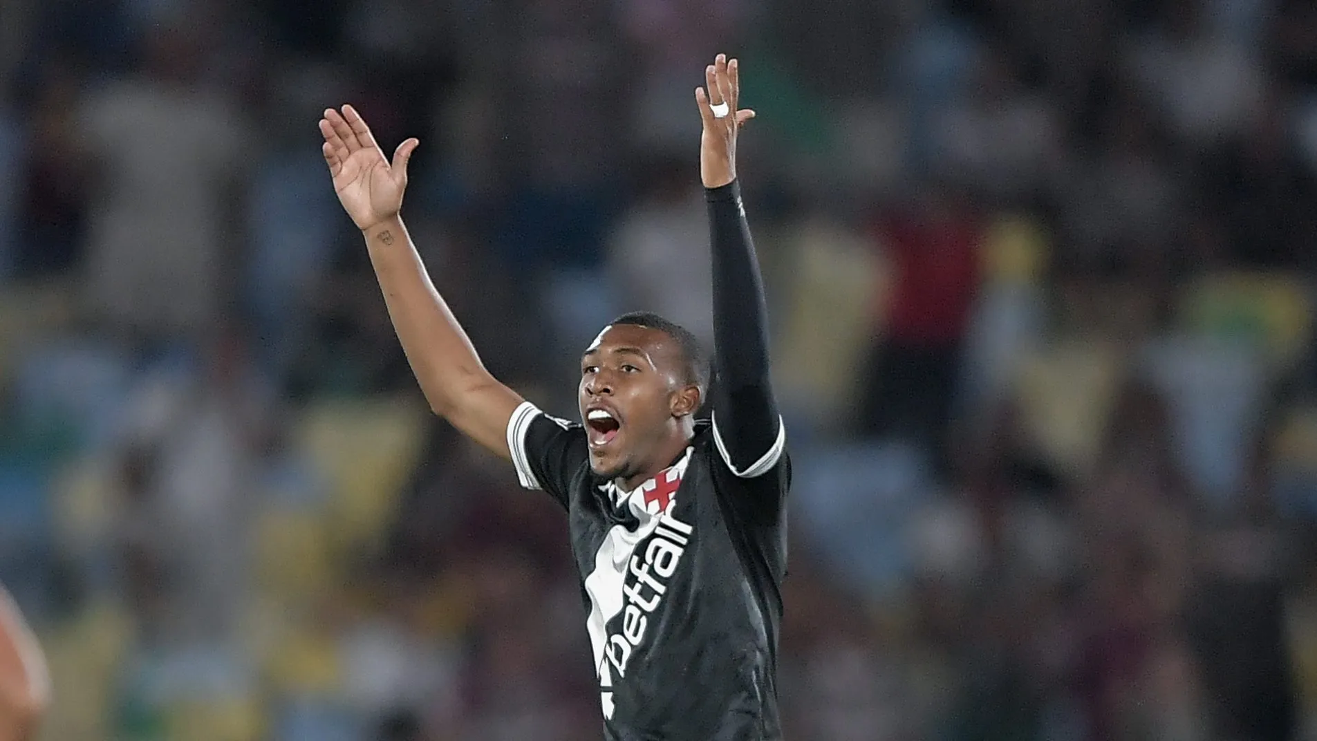 Rayan pelo Vasco. Foto: Thiago Ribeiro/AGIF