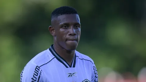 Danilo meio-campista do Botafogo é aprovado pela torcida flamenguista
