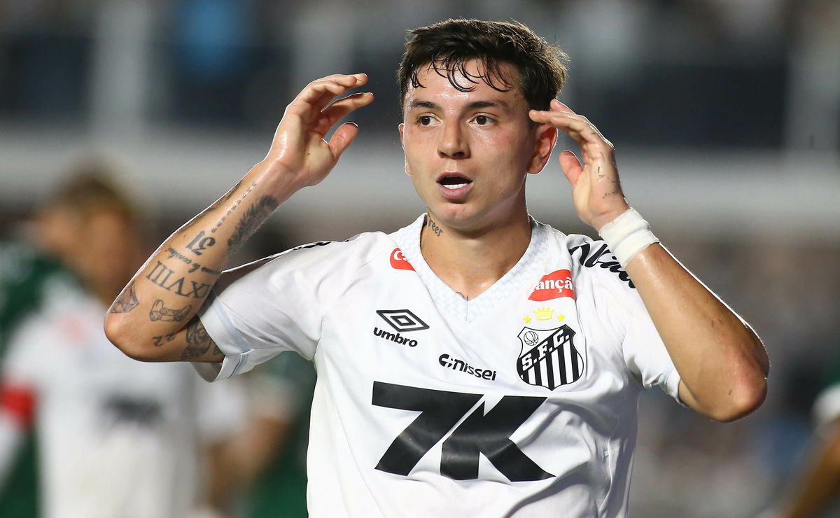 Clássico muda tudo, e Barreal sobe de patamar no Santos após golaço contra o Corinthians