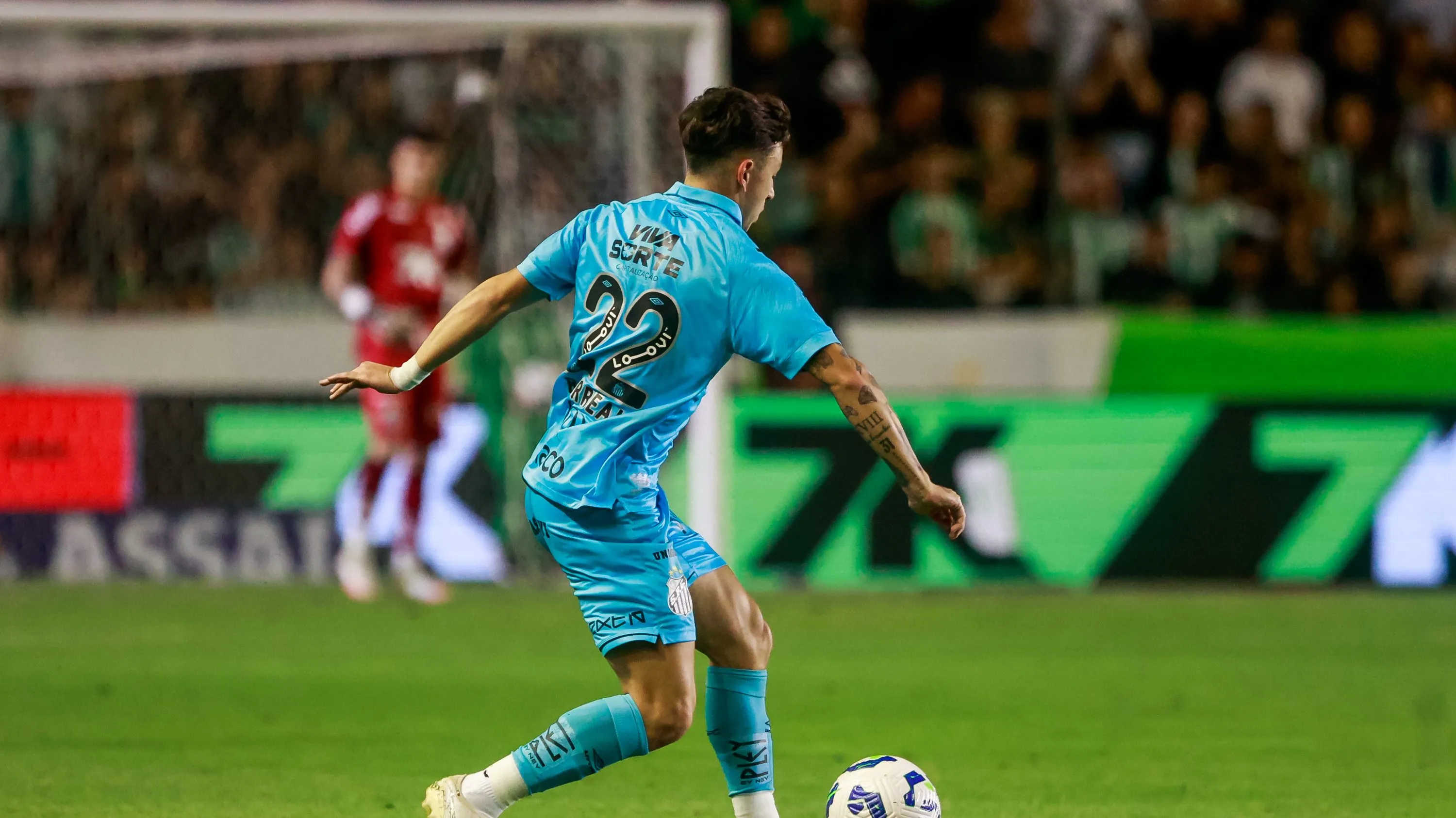 RS – CAXIAS DO SUL – 03/12/2025 – BRASILEIRO A 2025, JUVENTUDE X SANTOS – Barreal jogador do Santos durante partida contra o Juventude no estadio Alfredo Jaconi pelo campeonato Brasileiro A 2025. Foto: Luiz Erbes/AGIF