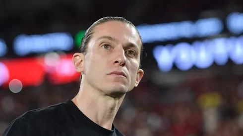 RJ – RIO DE JANEIRO – 09/11/2025 – BRASILEIRO A 2025, FLAMENGO X SANTOS – Filipe Luis tecnico do Flamengo durante partida contra o Santos no estadio Maracana pelo campeonato Brasileiro A 2025. 
