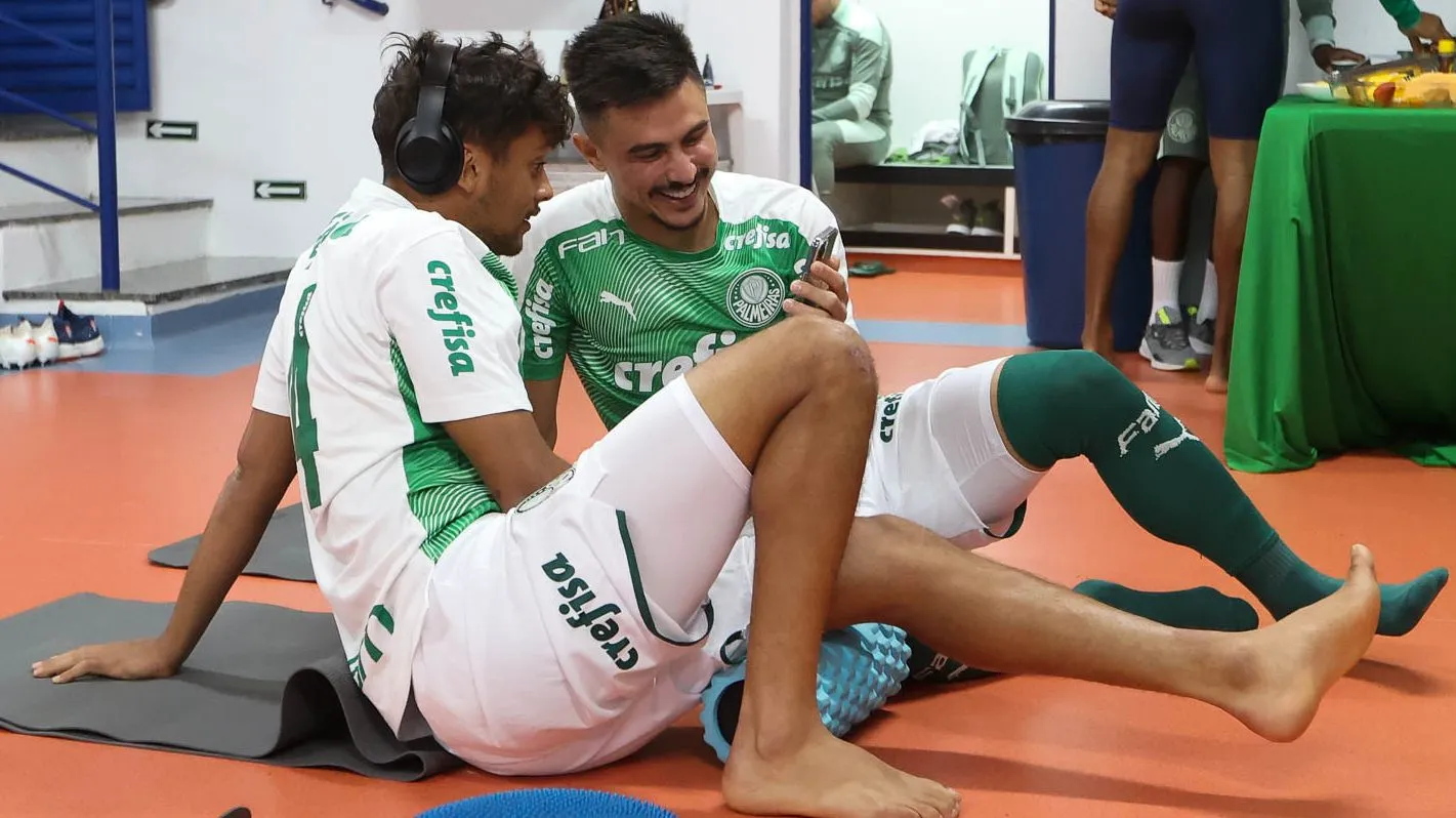 Scarpa e Bigode juntos em treino quando estavam no Palmeiras, em 2021 – Foto: Cesar Greco
