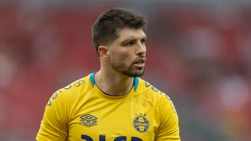 RS – PORTO ALEGRE – 21/09/2025 – BRASILEIRO A 2025, INTERNACIONAL X GREMIO – Tiago Volpi jogador do Gremio durante partida contra o Internacional no estadio Beira-Rio pelo campeonato Brasileiro A 2025. Foto: Liamara Polli/AGIF
