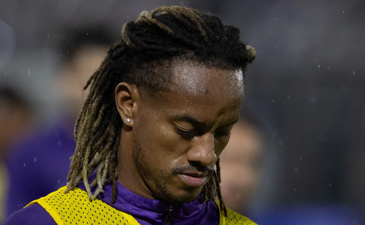 André Carrillo: apenas 10% dos jogos com o Corinthians, volante reage à falta de minutos em campo