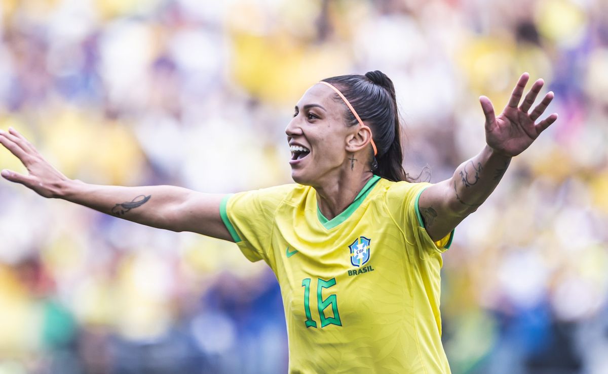 Bia Zaneratto e Ana Vitória reforçam retorno ao Brasil às vésperas da Copa do Mundo