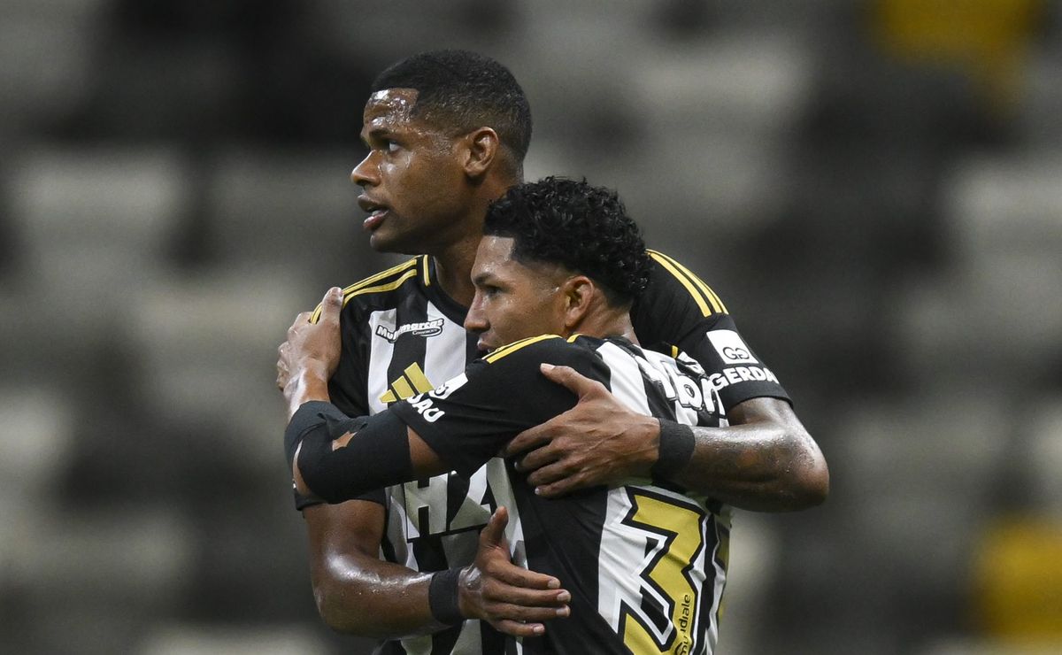 Corinthians fecha com Júnior Santos, Atlético-MG libera de graça e contratação será finalizada após aval de Dorival