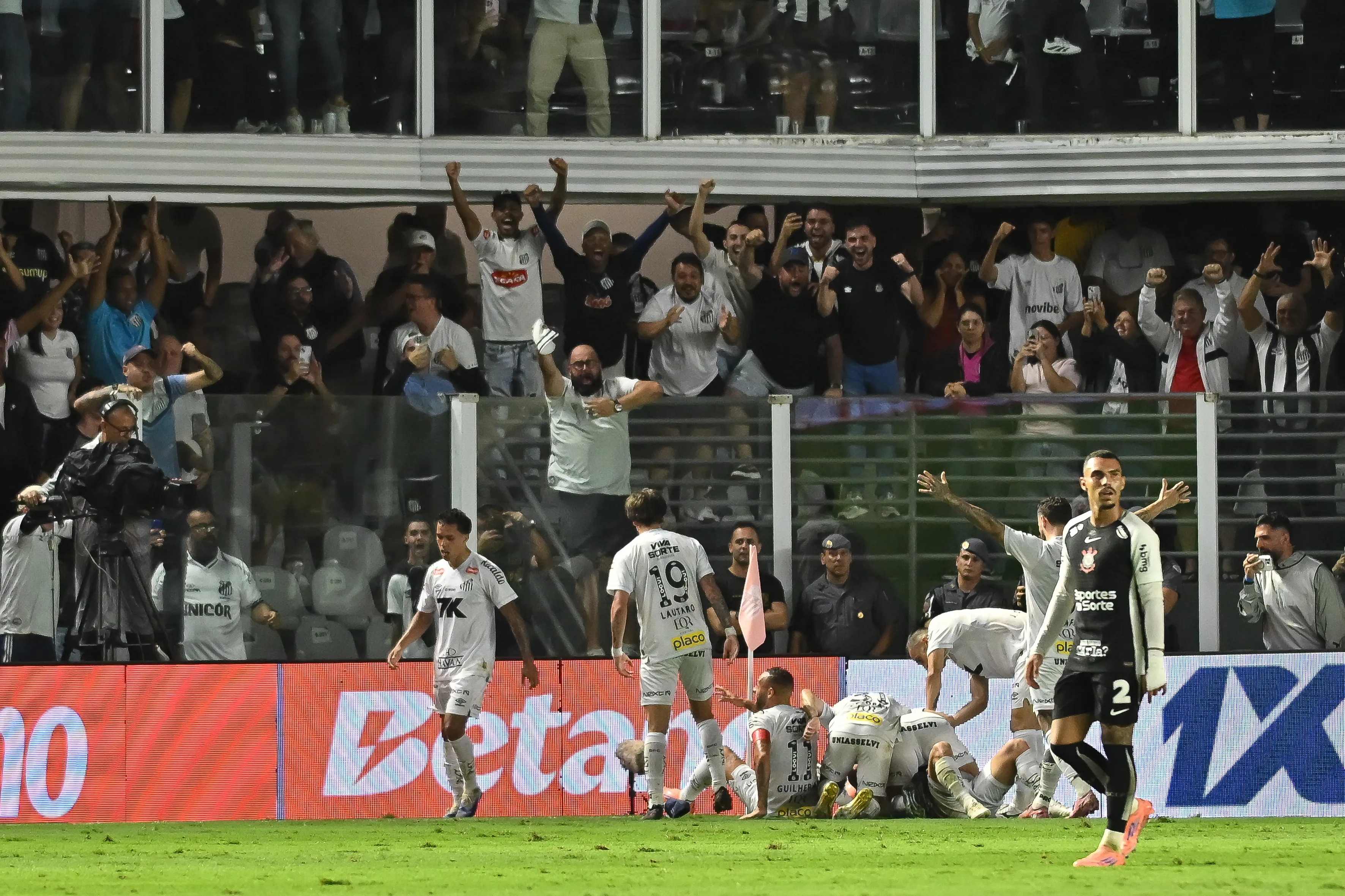 Santos venceu o último clássico entre os times na Vila. Foto: Jota Erre/AGIF