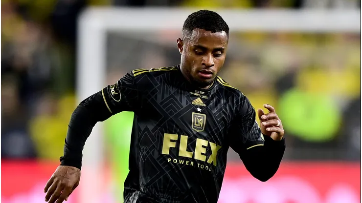 Diego Palacios está de volta ao Corinthians.