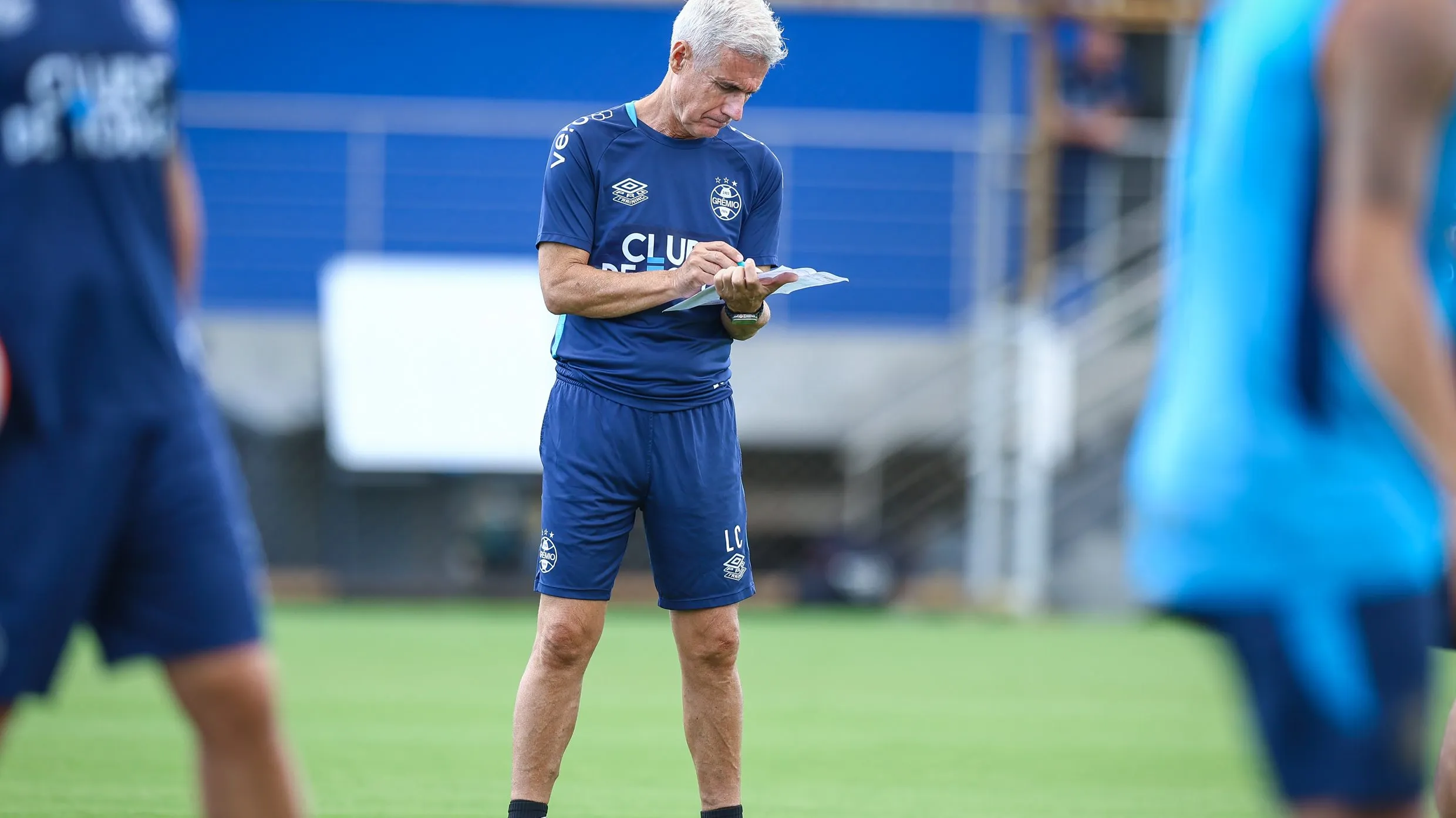 RS – FUTEBOL/ TREINO GREMIO 2025 – ESPORTES – Jogadores do Gremio realizam treino técnico durante a manha desta terca-feira, no CT Luiz Carvalho, na preparação para a partida valida pelo Campeonato Gaucho 2026. FOTO: LUCAS UEBEL/GREMIO FBPA
