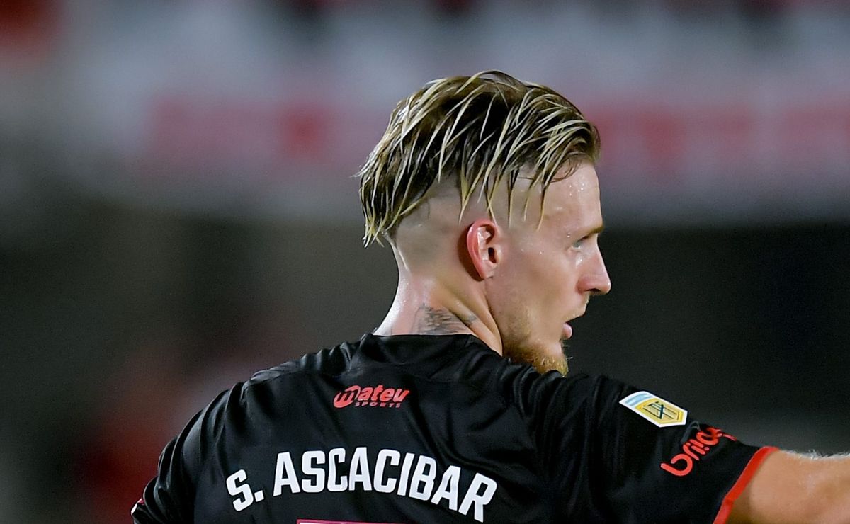 Grêmio define novo alvo no meio-campo e discute a contratação de Santiago Ascacíbar, do Estudiantes