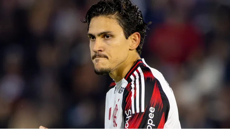 Pedro deve ser titular.