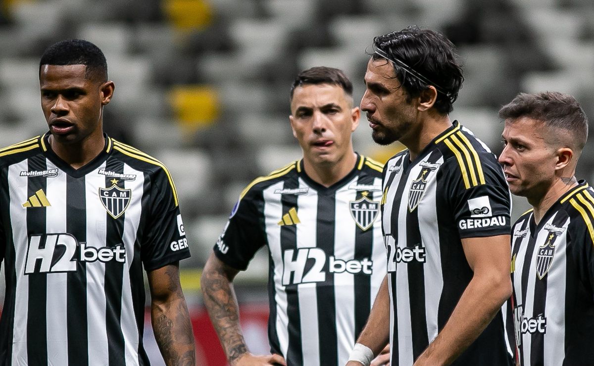 Santos pode dar chapéu no Corinthians pela contratação de Júnior Santos após atacante ser oferecido ao Peixe