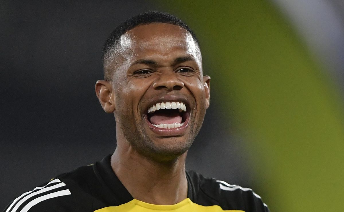 Júnior Santos faz postagem em seu Instagram em meio a interesse do Corinthians: “Muito empolgado”