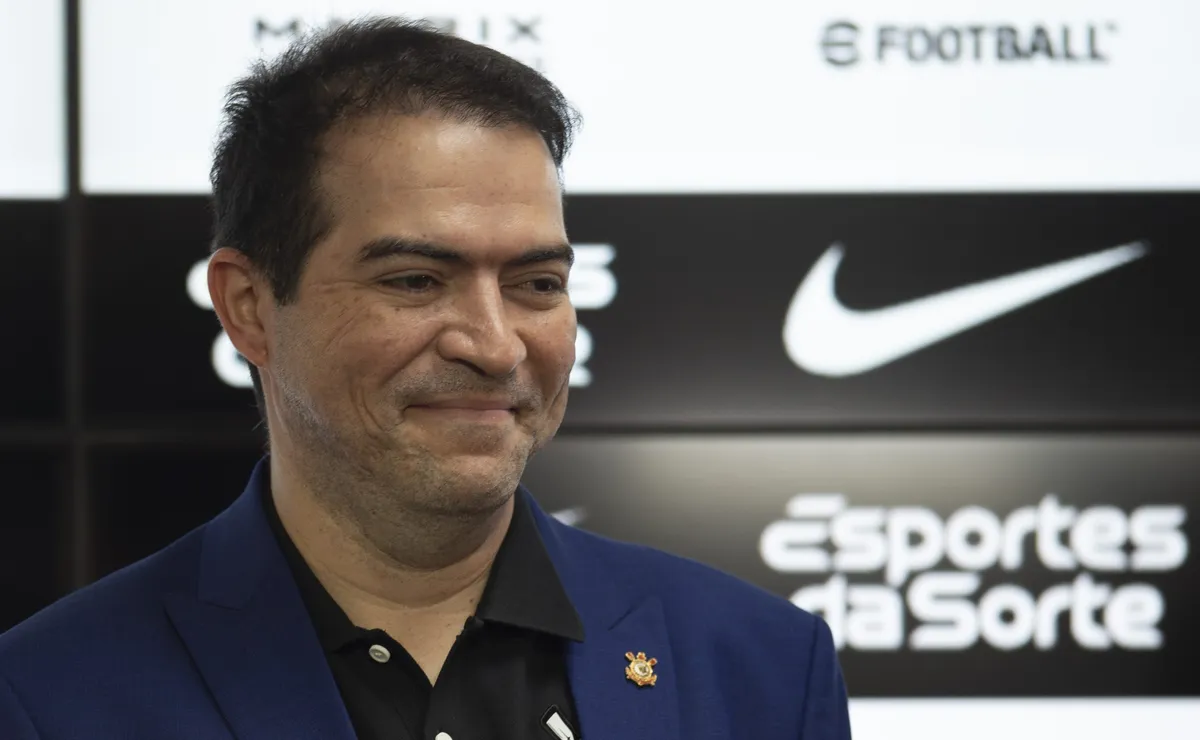 Corinthians avança em negociação e fixa em R$ 50 milhões o passe de Júnior Santos por empréstimo