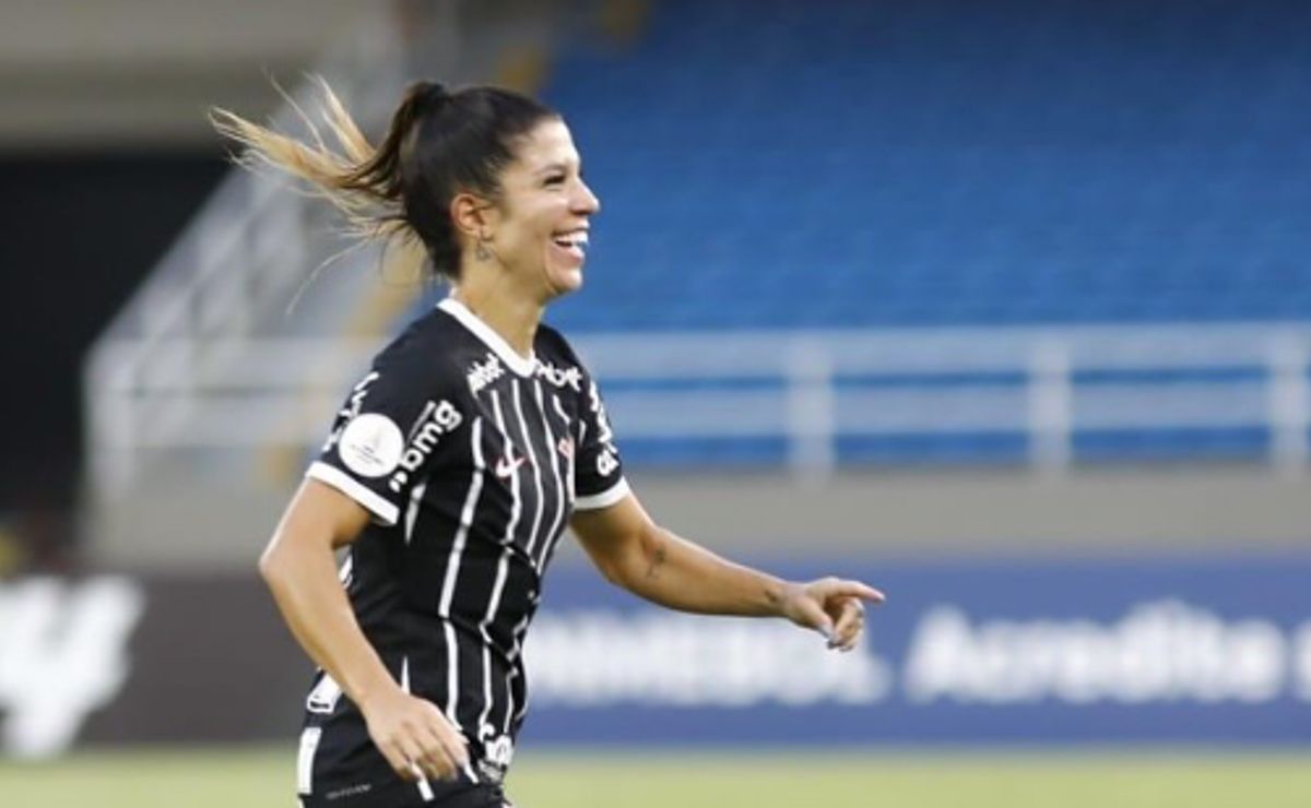 Internacional acerta a contratação de experiente lateral-direita multicampeã pelo Corinthians para 2026