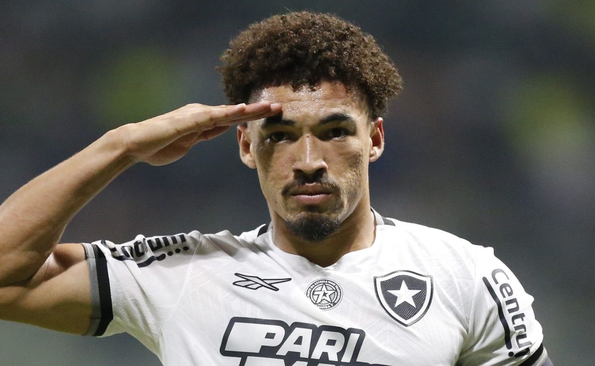 Adryelson entra no radar do Grêmio, mas fica perto de acerto com clube russo