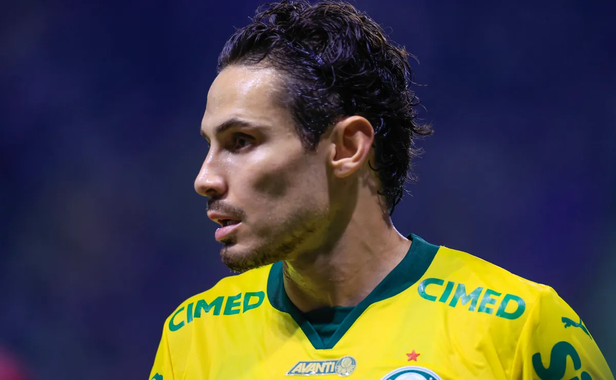 América do México negocia empréstimo de Raphael Veiga, e futuro do jogador no Palmeiras é incerto