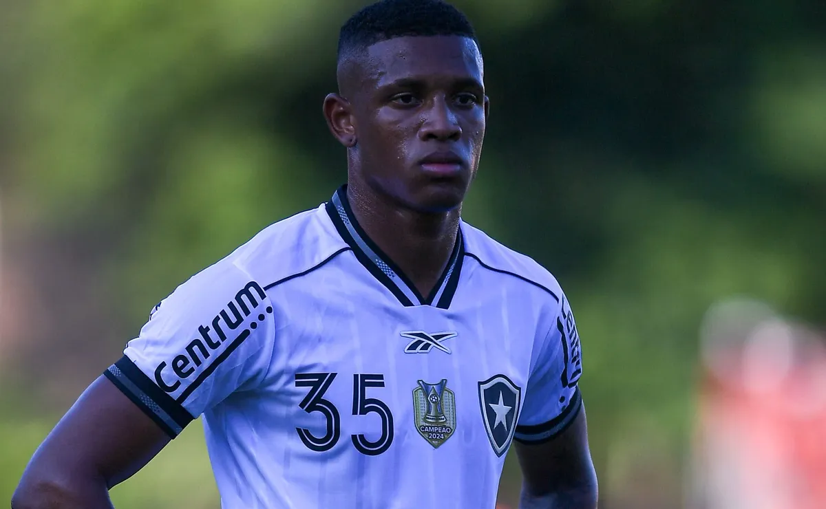 Flamengo mira contratação de Danilo, enquanto Botafogo vive caos e apoio de Textor nos bastidores