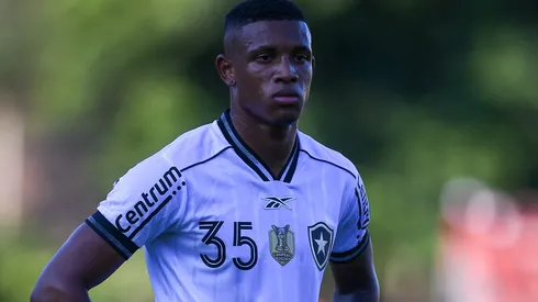 BA – SALVADOR – 09/11/2025 – BRASILEIRO A 2025, VITORIA X BOTAFOGO – Danilo jogador do Botafogo durante partida contra o Vitoria no estadio Barradao pelo campeonato Brasileiro A 2025. Foto: Jhony Pinho/AGIF