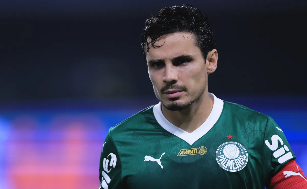Raphael Veiga em negociação movimentada: Palmeiras reage a propostas e define futuro