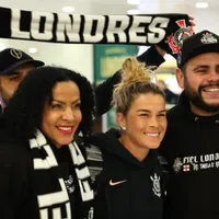 Time feminino do Corinthians pousa em Londres para o Mundial