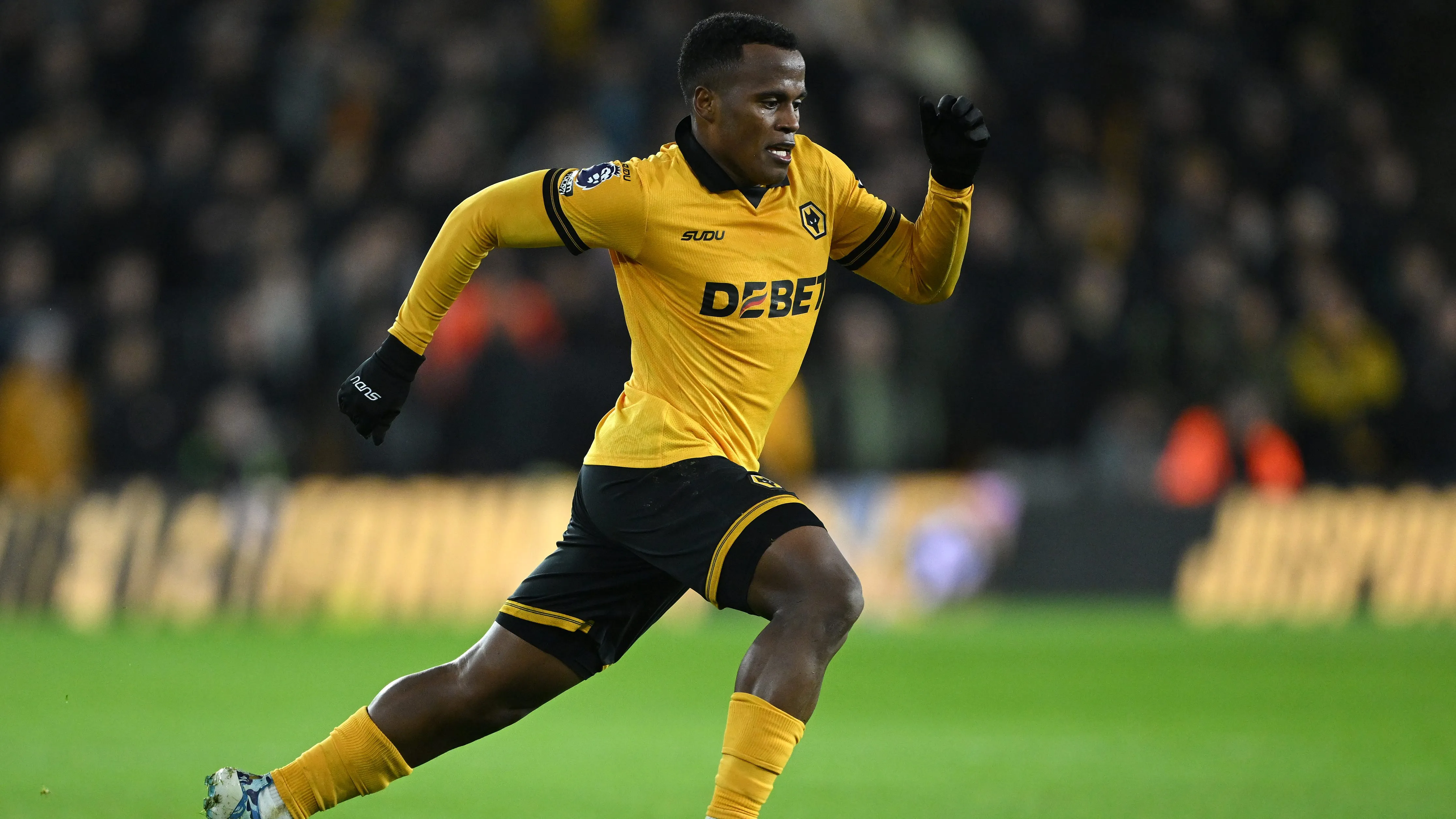 Jhon Arias em campo pelo Wolverhampton. (Photo by Shaun Botterill/Getty Images)