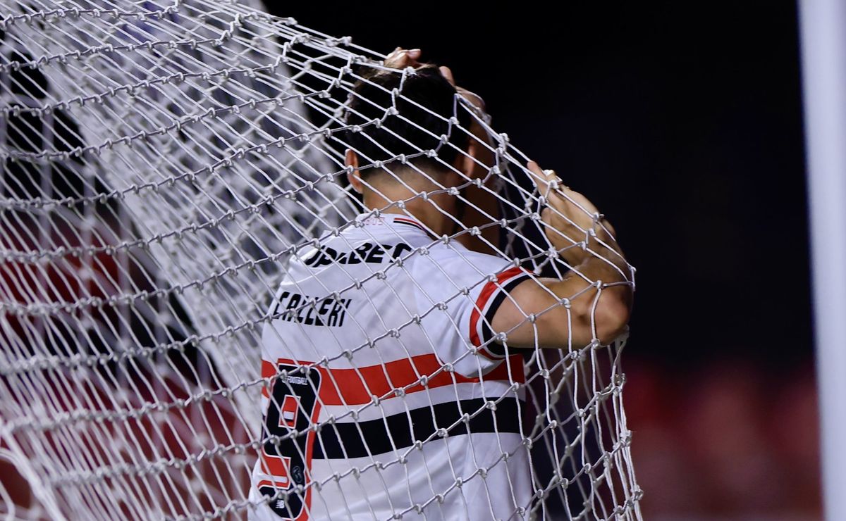 São Paulo perde da Portuguesa no MorumBis e Calleri vai ao desespero com chance ‘sem goleiro’; assista