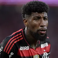 Emerson Royal é elogiado pela torcida do Flamengo durante clássico