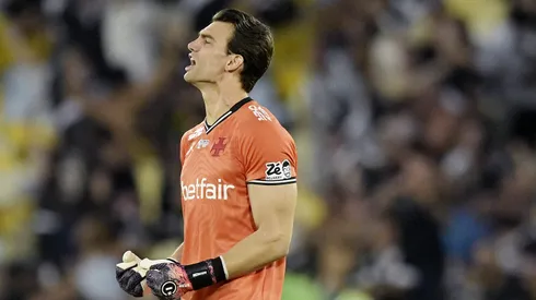 Léo Jardim durante partida pelo Vasco. Foto: Alexandre Loureiro/AGIF
