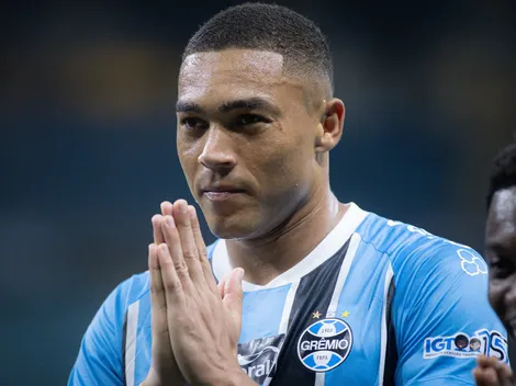 Carlos Vinícius sai do banco para comandar vitória do Grêmio