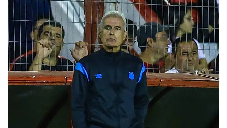 Luis Castro, técnico do Grêmio em partida pelo campeonato gaúcho (Foto: Lucas Uebel / Grêmio)