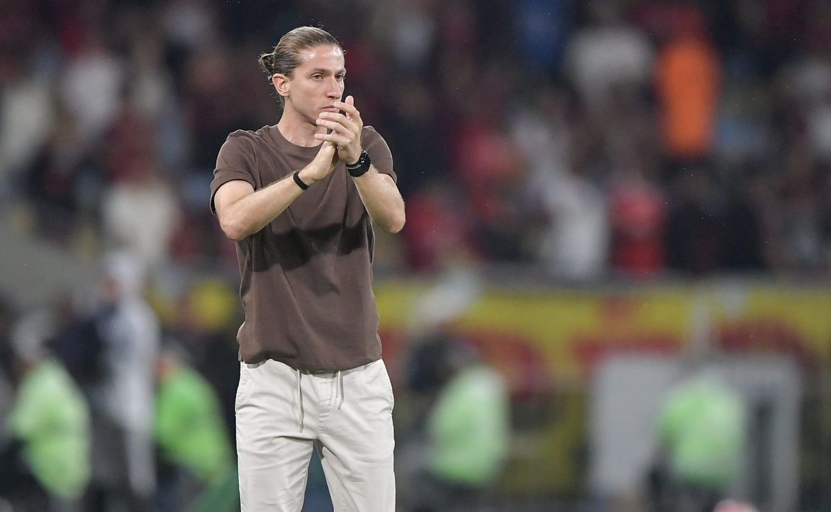 Filipe Luís cita parte física e projeta evolução do Flamengo: “Estamos no caminho certo”