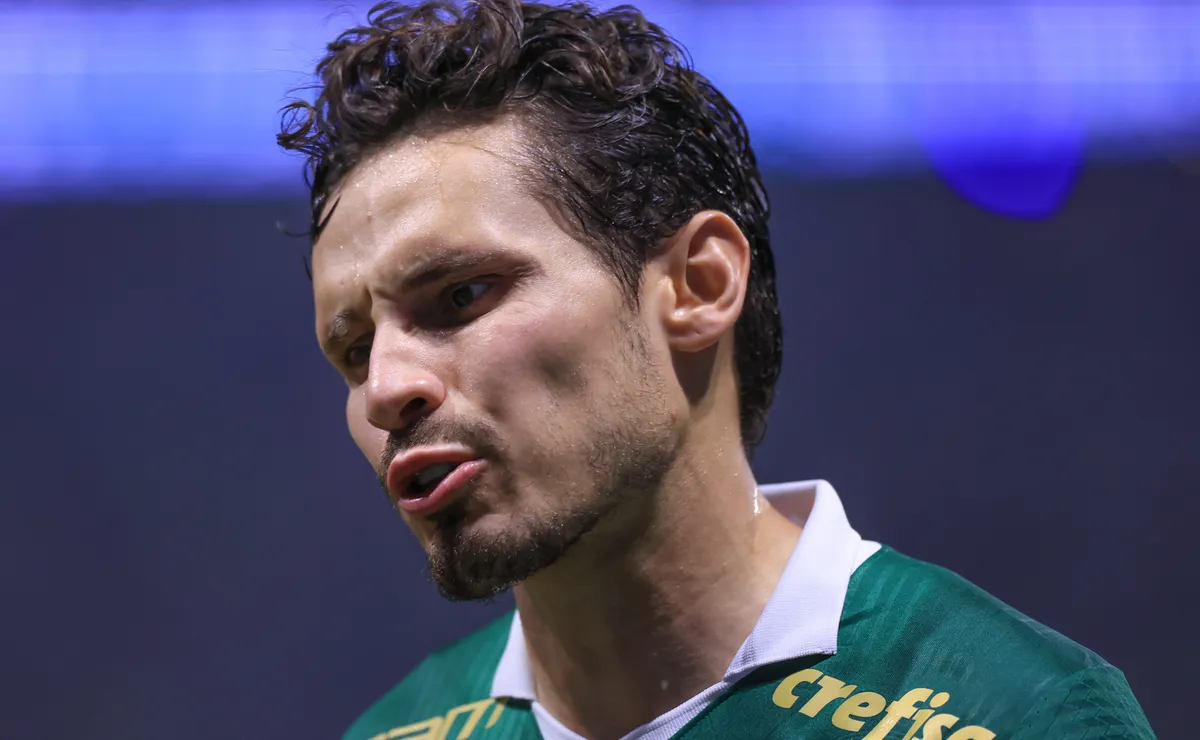Raphael Veiga sinaliza saída do Palmeiras, enquanto América do México acelera negociações nos bastidores
