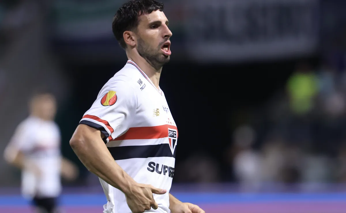 Calleri, do São Paulo, provoca Palmeiras após goleada do Novorizontino: 