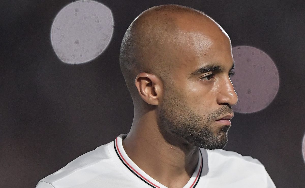 Hernán Crespo não garante Lucas Moura no clássico contra o Palmeiras: “Depende dele”