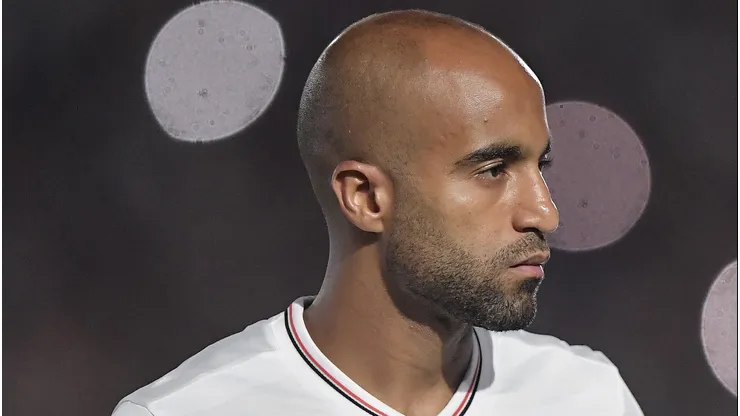 Lucas Moura jogador do São Paulo durante partida contra o Vasco no estádio São Januario pelo campeonato Brasileiro A 2025.
