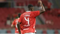 Félix Torres estreou pelo Internacional marcando gol