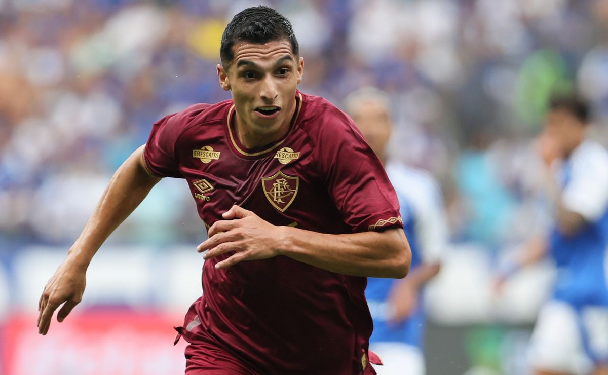 Fluminense se decepciona com oferta do Boca Juniors por Serna e deve manter o atacante colombiano